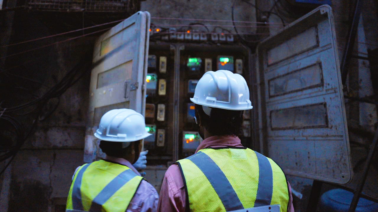 Hard hat, High-visibility clothing, Construction worker, Helmet, Workwear, Tradesman, Engineer, Yellow