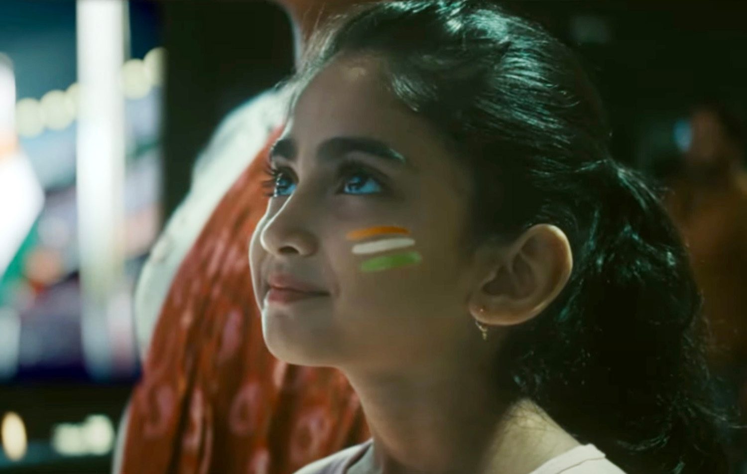 Flash photography, Forehead, Lip, Smile, Eyebrow, Eyelash, Happy