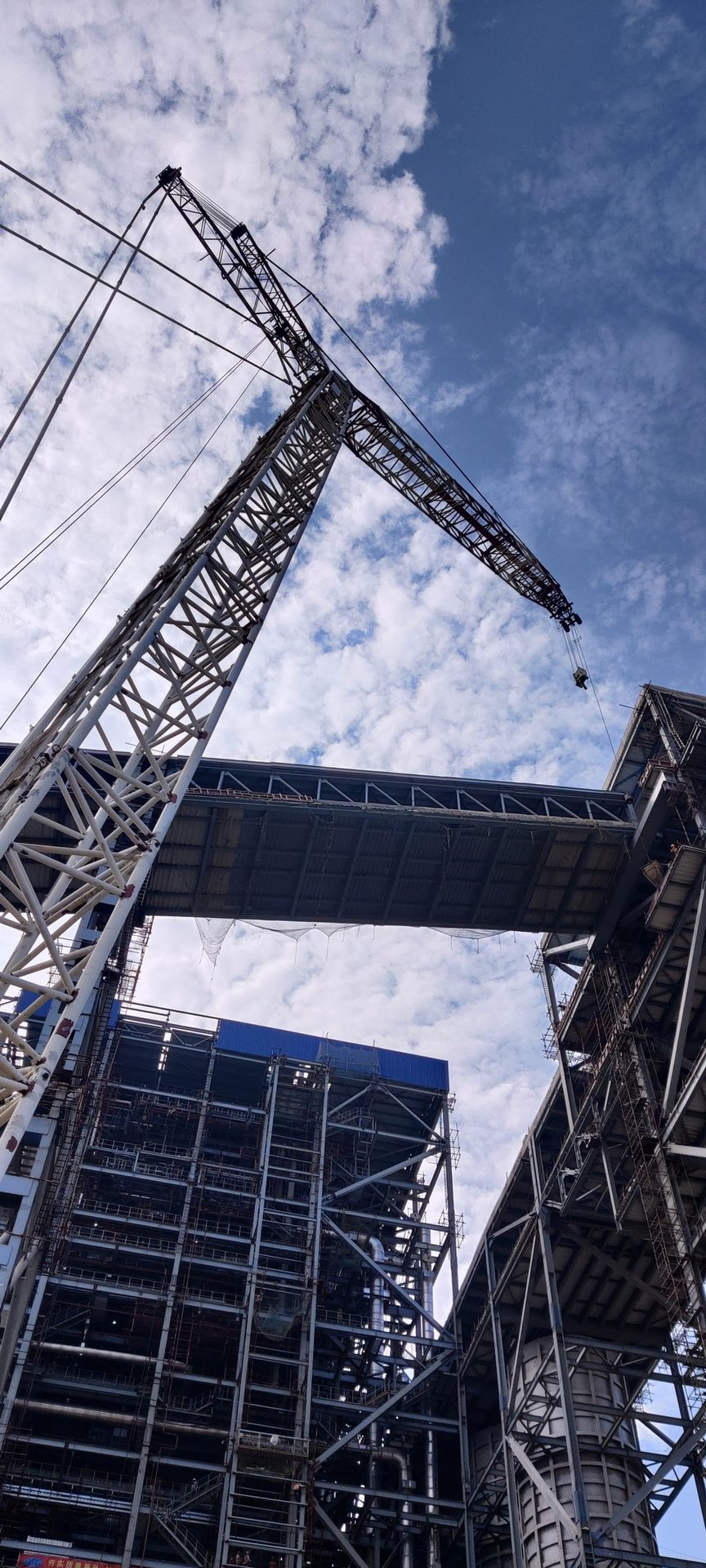 Tower block, Urban design, Cloud, Sky, Building, Skyscraper, Daytime, Condominium