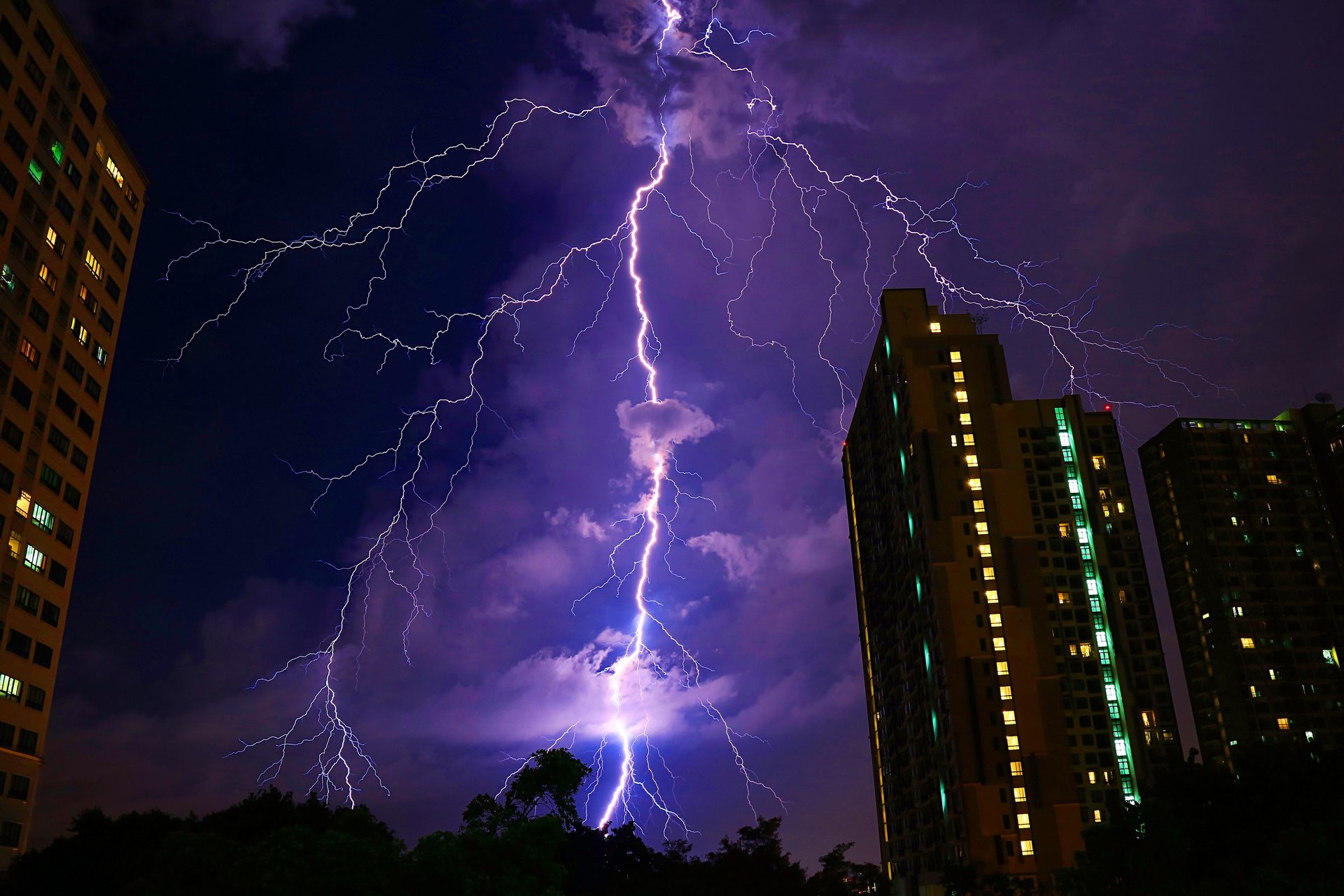 Cloud, Sky, Lightning, Thunder, Atmosphere, Daytime, Thunderstorm, Light, Nature, Purple