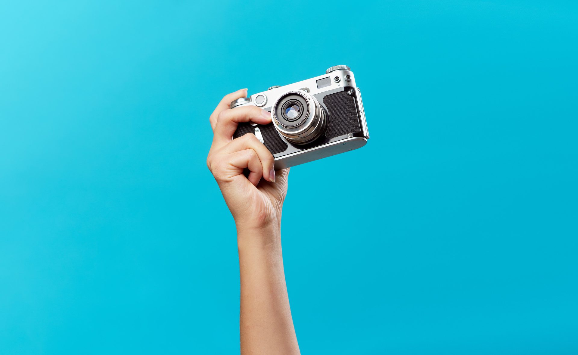 Cameras & optics, Digital camera, Flash photography, Hand, Gesture, Gadget