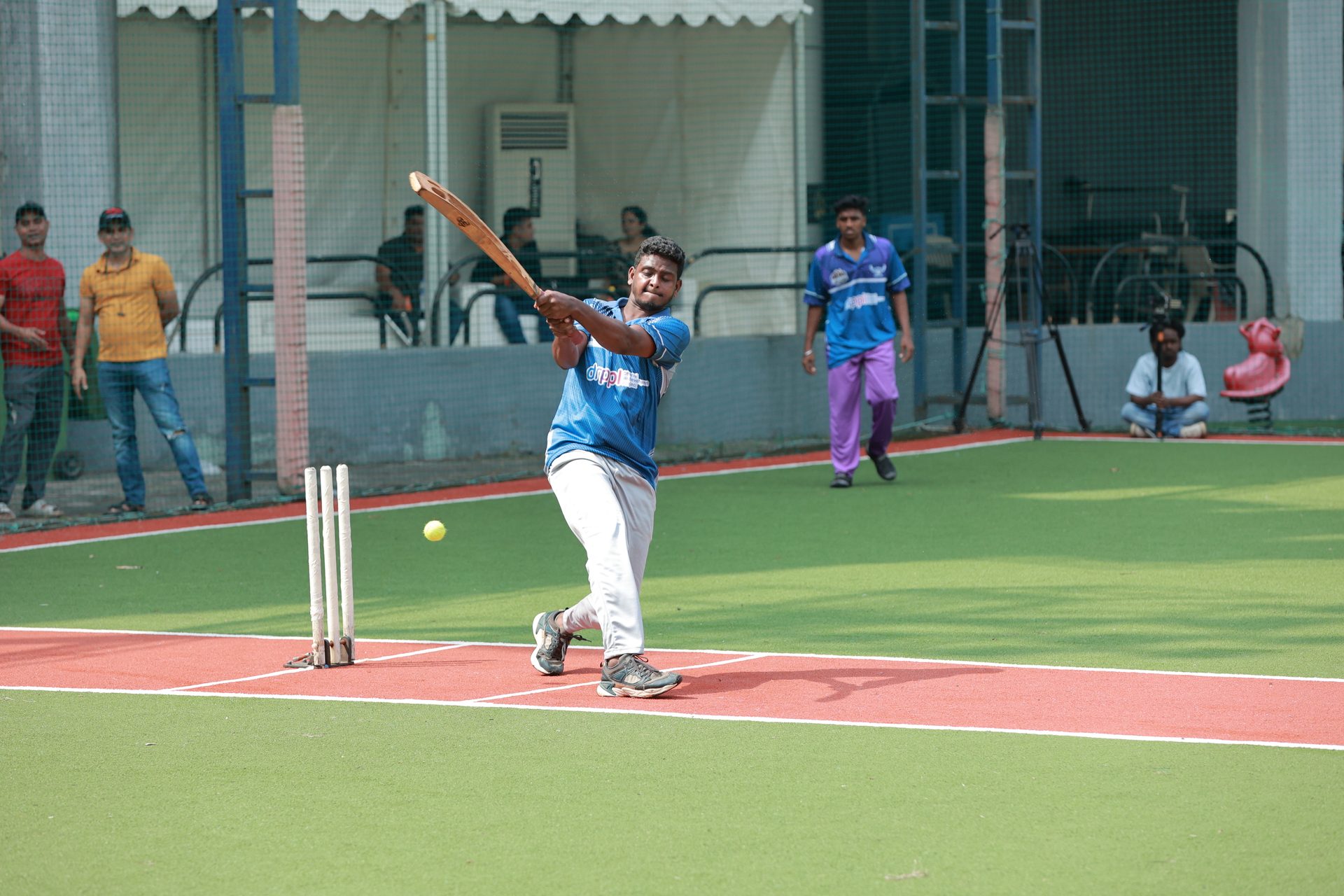 Baseball protective gear, Sports uniform, Bat-and-ball games, Player