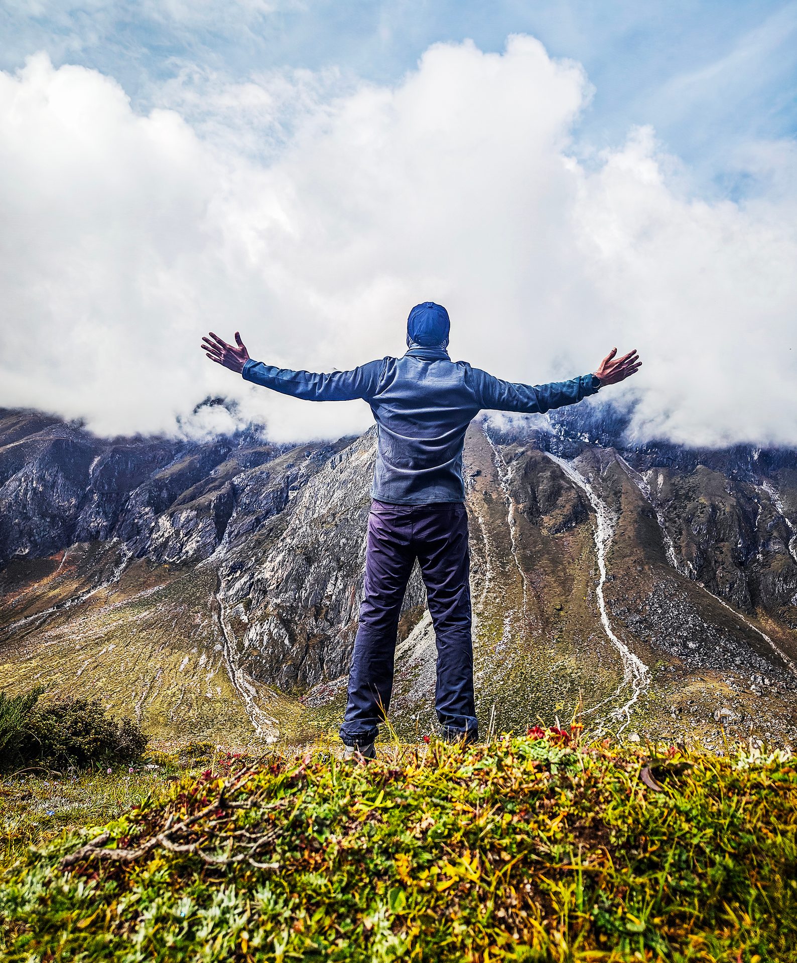 People in nature, Mountainous landforms, Mountain range, Hill station, Highland, Happiness, Ridge, Rejoicing