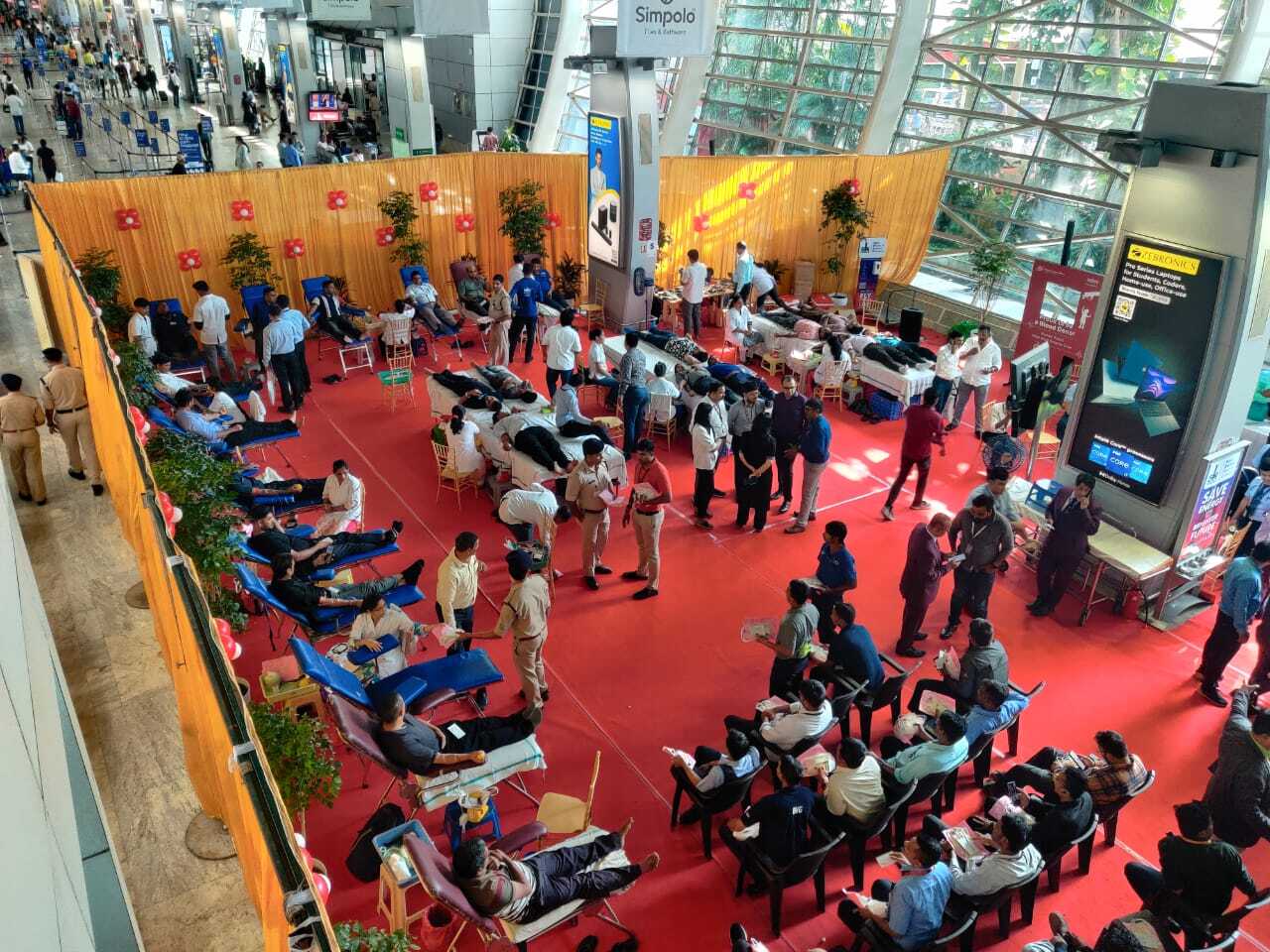 Chair, Flooring, Crowd